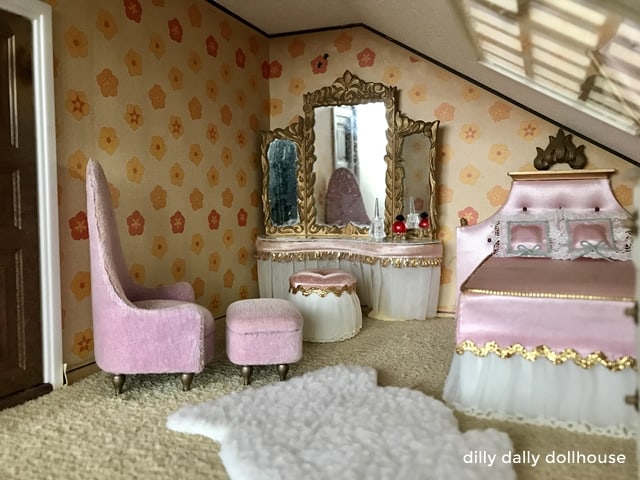 Princess dollhouse hot sale bed