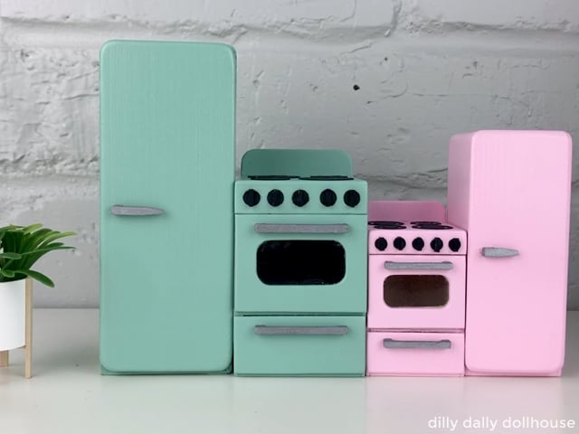 retro dollhouse stove and fridge set in 1:12 and 1:16 Lundby scale